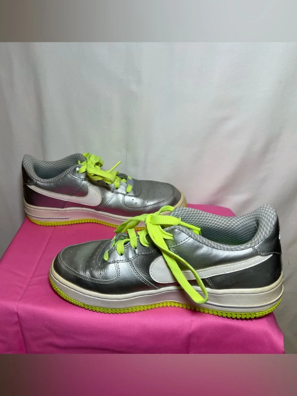Nike Air Force 1 Silver Volt Neon Size 4.5Y Women’s 6 AF1‎ Low Y2K Streetwear